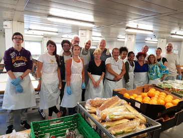 Distribuez des repas chauds aux plus démunis