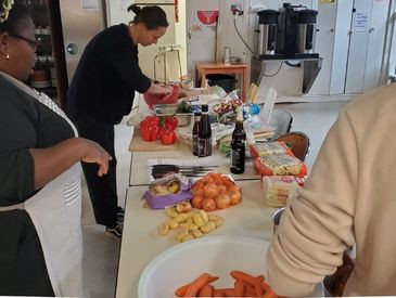 Aider en cuisine pour une Cantine Solidaire 🥗