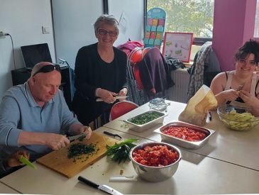 Aider en cuisine pour une Cantine Solidaire 🥗